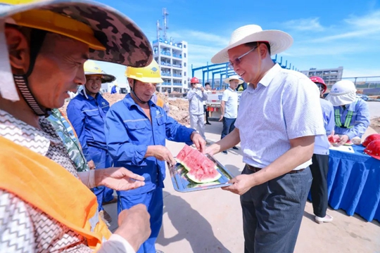 王大真看望慰問田家河項目建設一線干部職工(圖3)